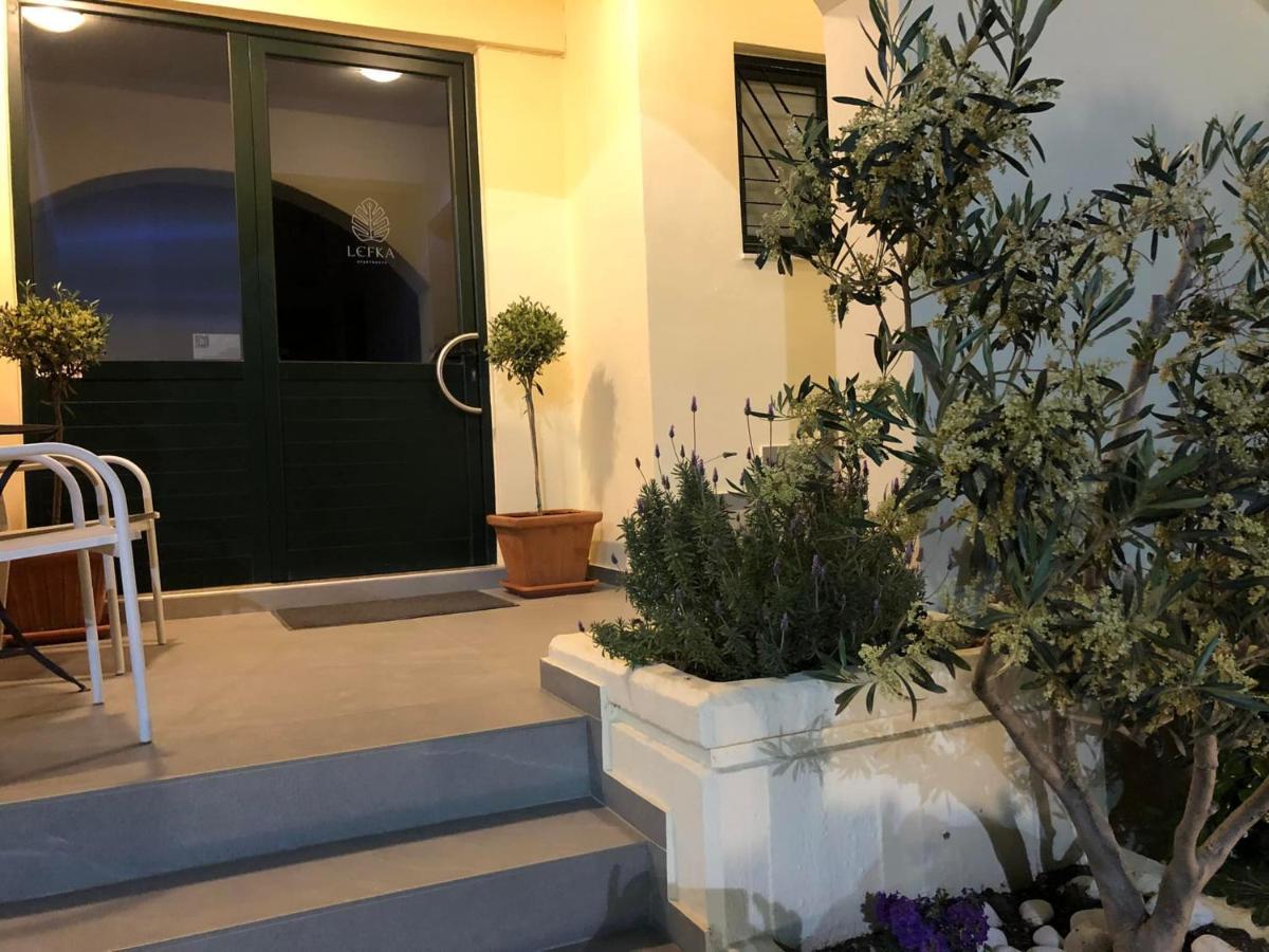 Lefka Apartments Parigoria Bagian luar foto